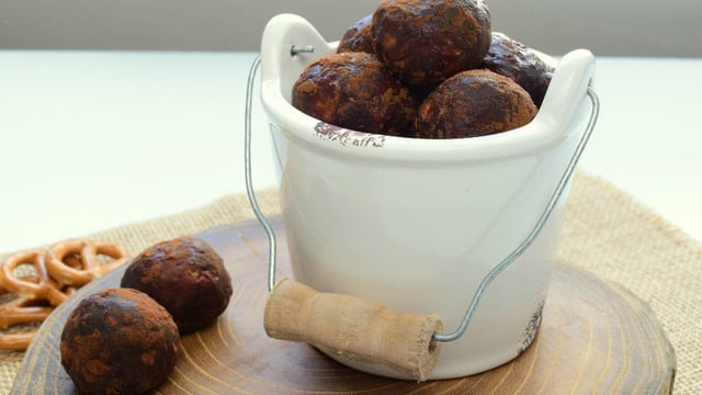 Mini Mini Atıştırmalık: Fıstık Ezmeli Toplar