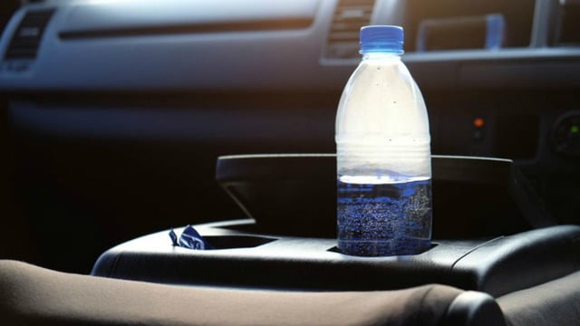 Neden Asla Arabanızın İçinde Plastik Şişede Su Bırakmamalısınız?