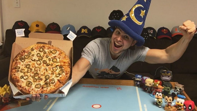 Bir Yıl Boyunca Her Gün Pizza Yiyerek Kilo Veren Genç Adam