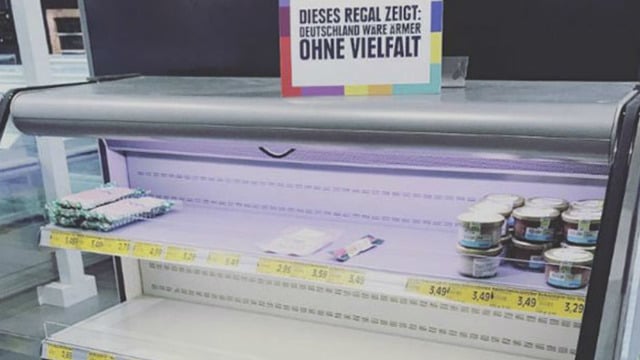 Irkçılığa Dikkat Çekmek İçin Raflardaki Yabancı Ürünleri Kaldıran Süpermarket