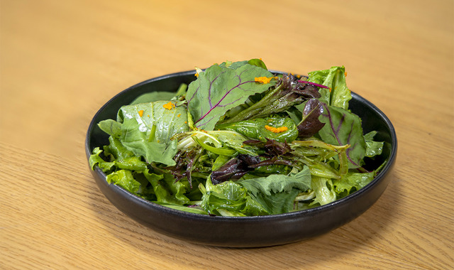 Taptaze Kokusuyla: Portakal Soslu Yeşil Salata
