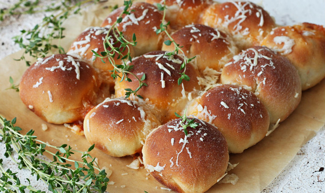 Yumuşacık, Mis Kokulu: Taze Kekikli Peynirli Çörek