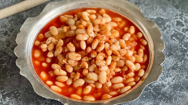 Ekmek Banarsın: Kuru Fasulye Kavurması