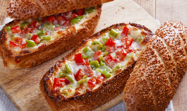 Kahvaltı Keyfi: Dolgulu Kaşarlı Simit
