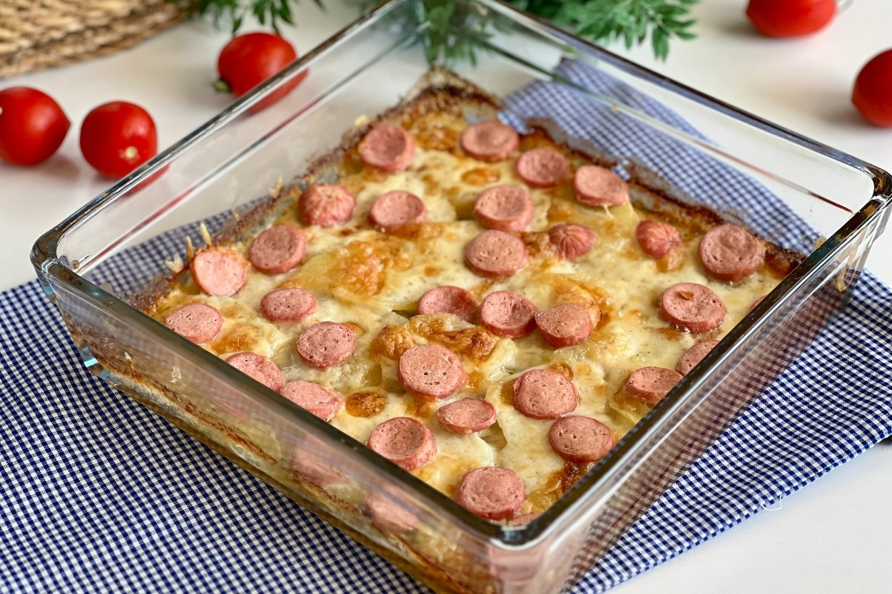 Sofraya Sıcacık Gelsin: Sosisli Patates Graten