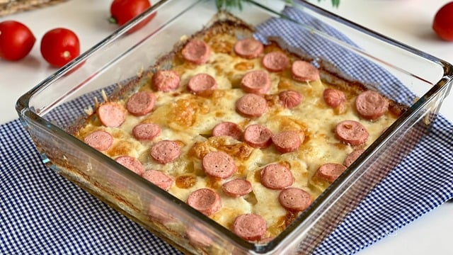 Sofraya Sıcacık Gelsin: Sosisli Patates Graten