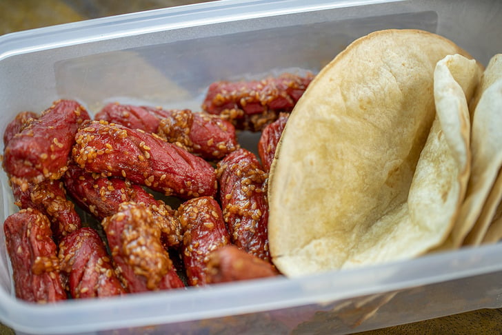 Barbekü Soslu ve Acılı Sosis Tarifi