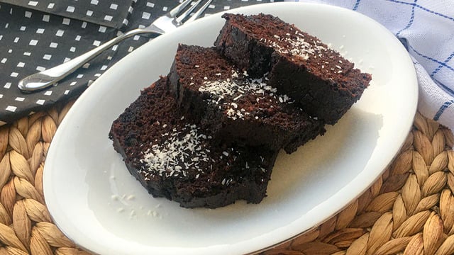Sürekli Yapasın Gelir: Kakaolu Islak Baton Kek