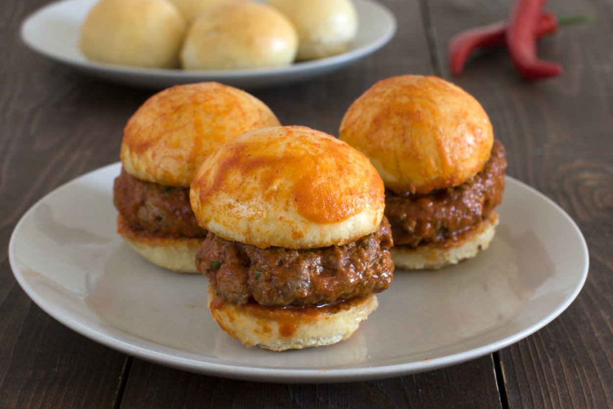 Tam 12 Adet: Mini Islak Hamburger