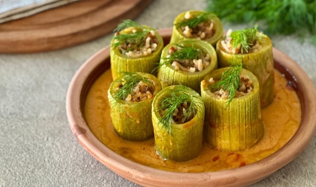 Akşam Sofralarına: Terbiyeli Kabak Dolma
