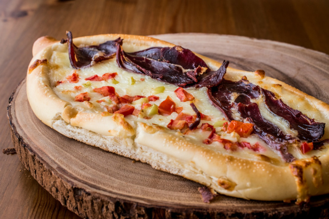Pofuduk Pofuduk: Pastırmalı Açık Pide