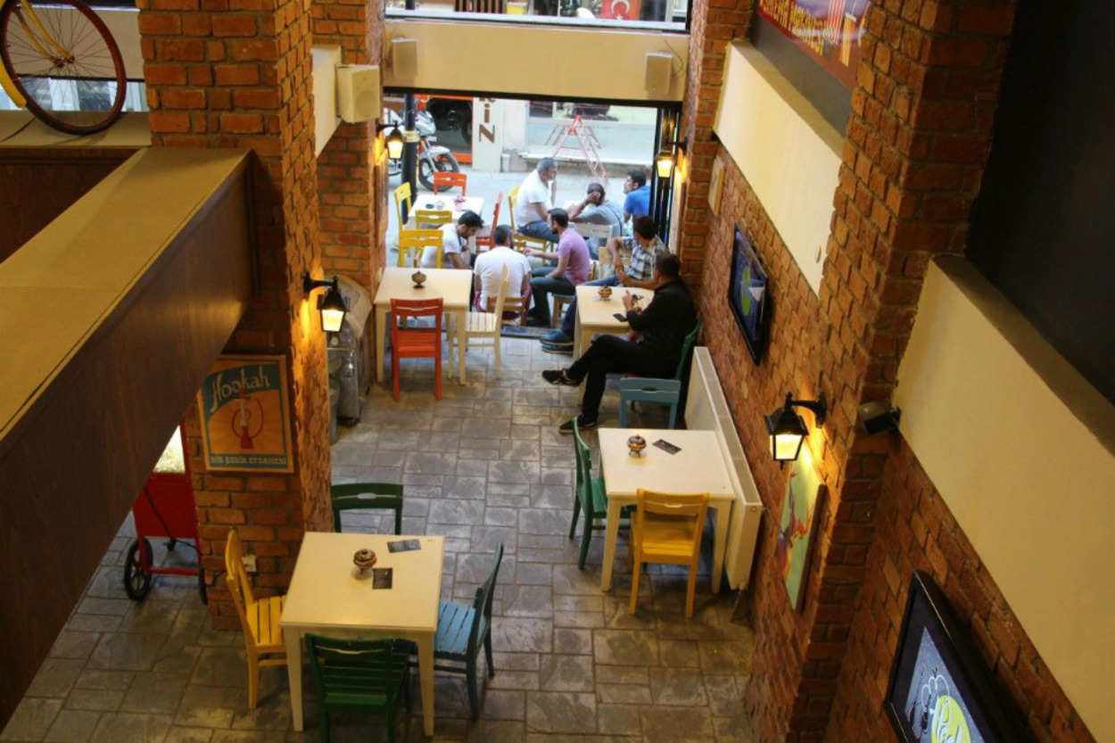 Sivas'ta Bilmeceyi Çözüp Doğru Tuğlayı Kırana 11 Bin Lira Ödül Verecek Kafe