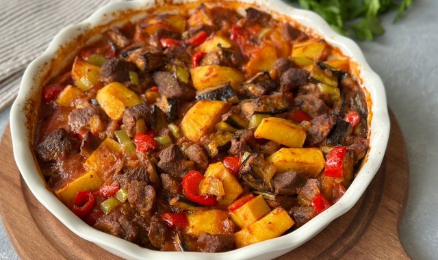 Yanında Pilavla: Etli Patlıcan Kebabı