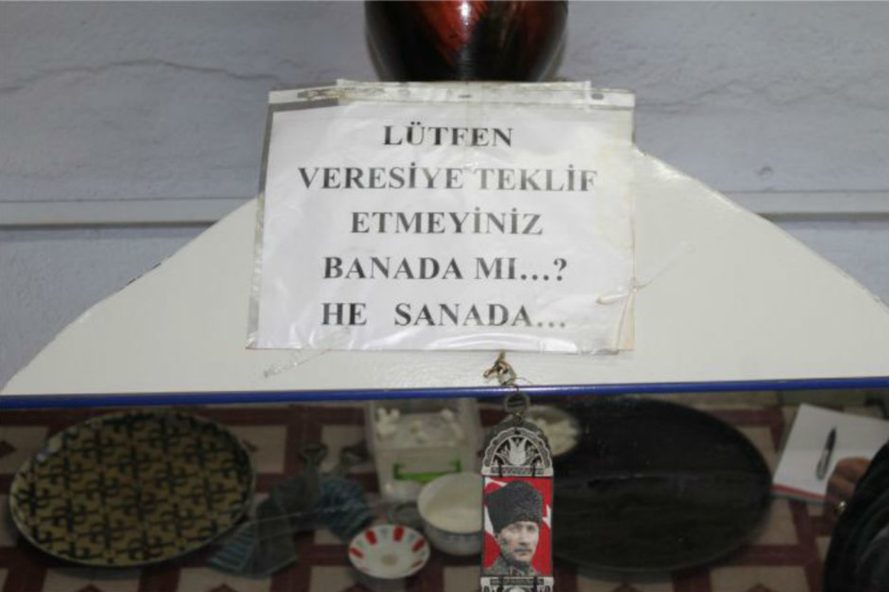 Veresiye Vermemek İçin Her Yolu Deneyen Esnaftan 13 Enteresan Yazı