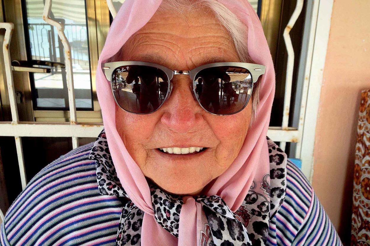 Tüm Anneannelerin Aynı Tontişlikte Olduğunun 16 Kanıtı