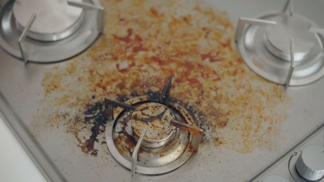 Mutfağın Kapısını Kilitleyip Evi Terk Etmek İsteyeceğiniz 13 Lekeli An