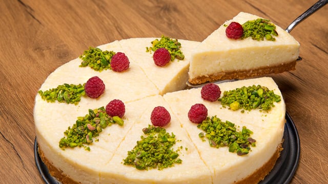 Cheesecake'e Alternatif: Bisküvi Tabanlı İrmik Pastası