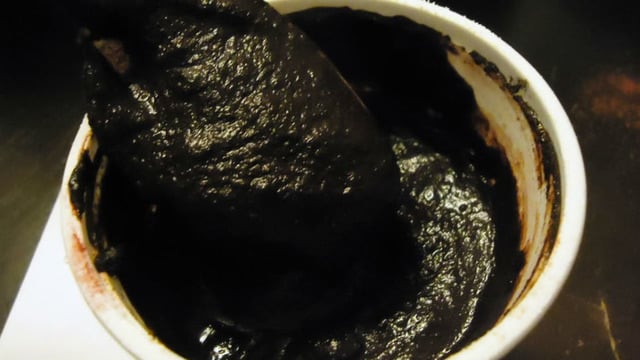Beyaz Saçlarla Kısa Sürede Vedalaşmanızı Sağlayacak İki Malzemeli Doğal Karışım