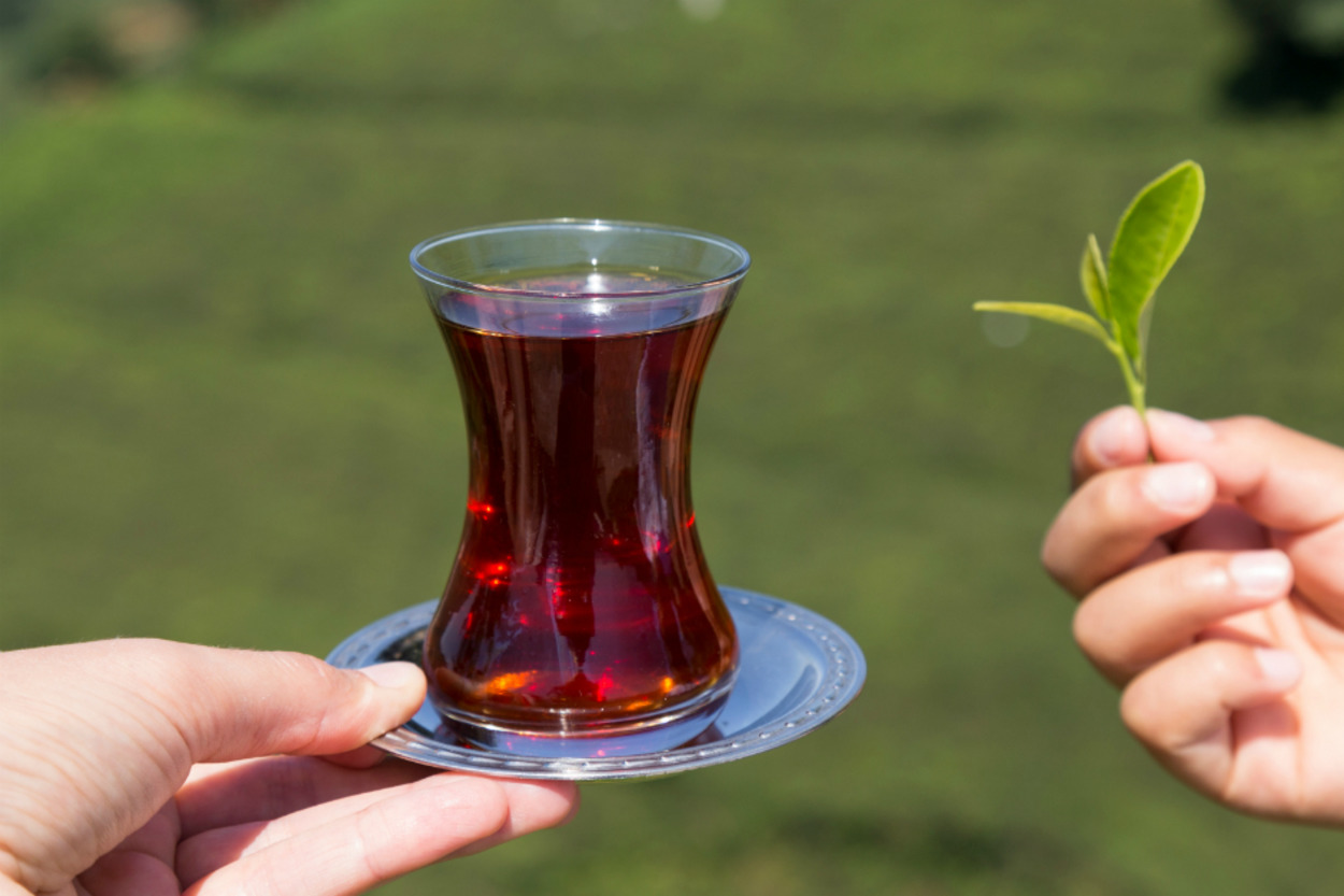 Çay Tiryakileri Haklı: İnce Belli Çay Bardağının Hayranlık Uyandıran Ortaya Çıkış Hikayesi