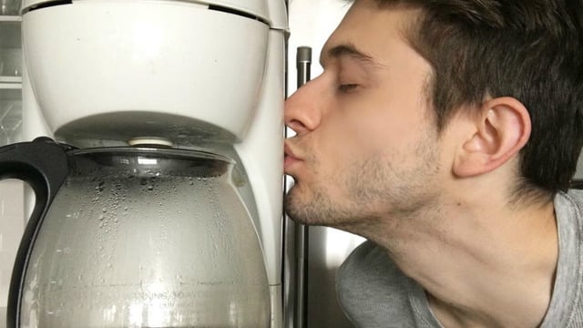 Kahveden Nefret Eden Bir Adam 7 Gün Boyunca Sürekli Kahve İçerse Ne Olur?