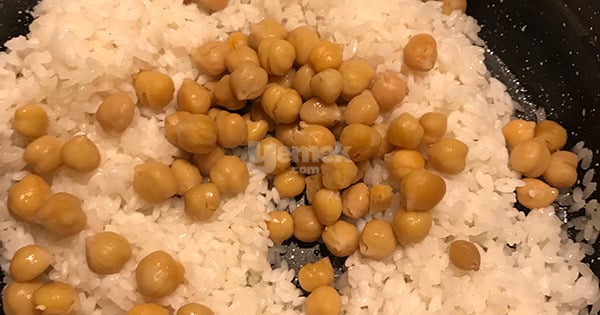 tavuklu-nohutlu-pilav-asama2