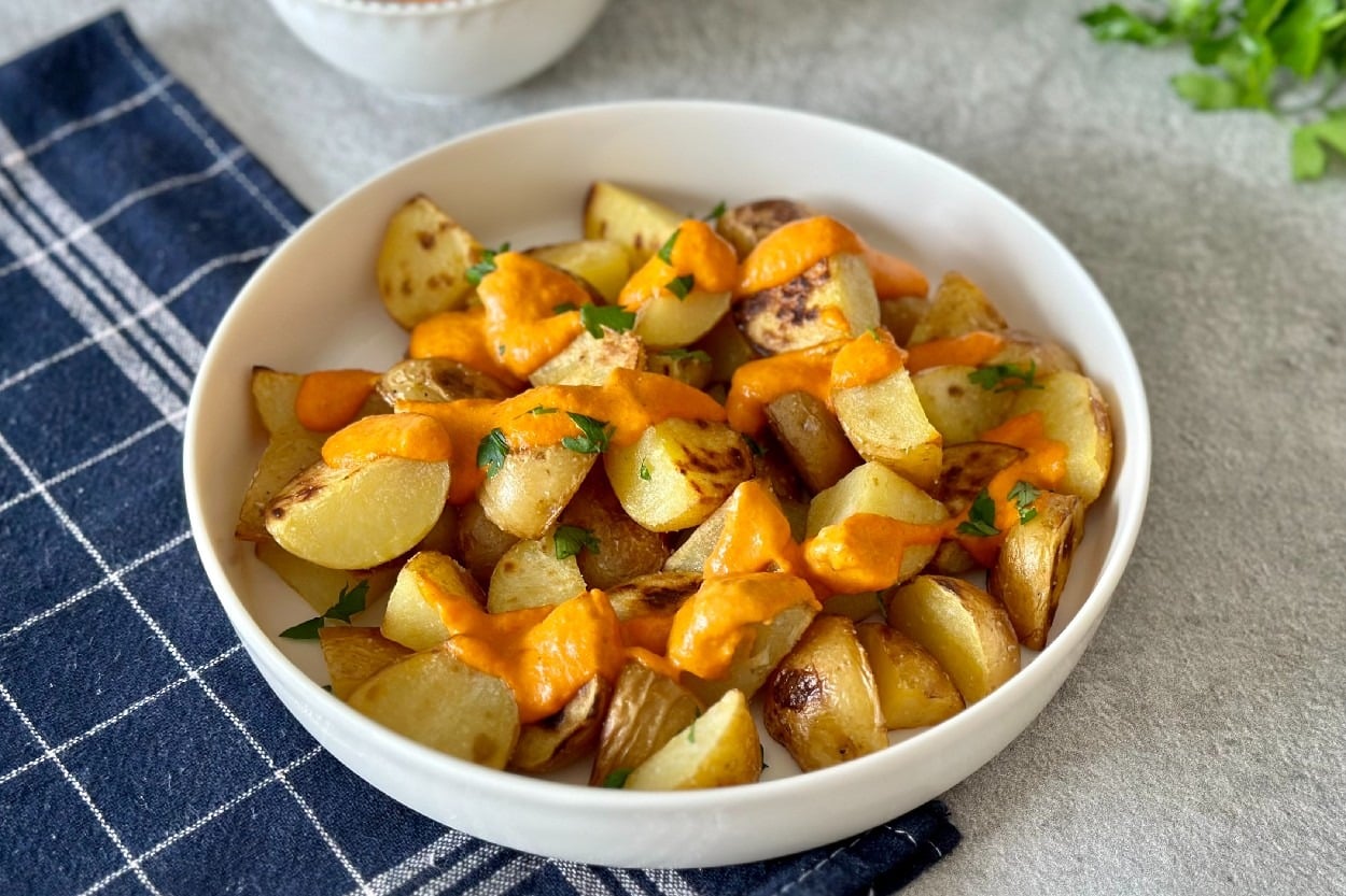Patatesin Acı Soslu Hali: Patatas Bravas