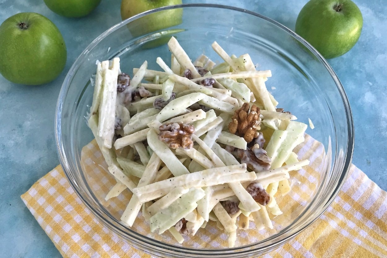 Başrolde Kereviz: Waldorf Salatası