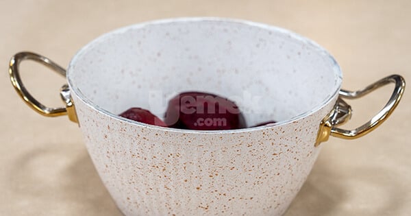 kirmizi-pancar-salatasi-asama-1