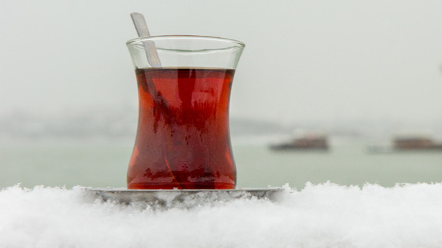 En Lezzetli Çay Olduğu İddia Ediliyor: Kar Suyuyla Çay Demleme