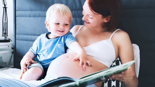 Bu Sorular Mühim: Hamileyken Emzirmek Sakıncalı mı? Bebeğe Zarar Verir mi?