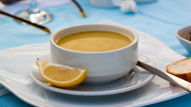 Neden Lokantalarda İçtiğimiz Mercimek Çorbası Evdekinden Hep Daha Lezzetli?