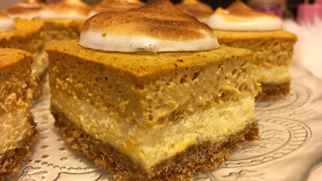 Hafif Bir Lezzet: Bal Kabaklı ve Merengli Cheesecake Barları