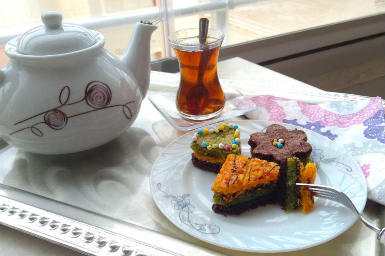 Çok Şık: Üç Renkli, Şekilli Kekler