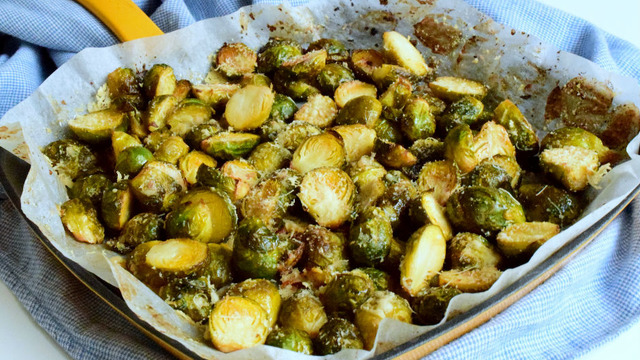 Kat Kat Lezzet: Parmesanlı Brüksel Lahanası