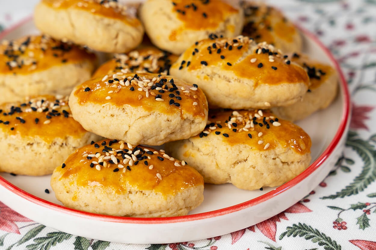 Kıyır Kıyır: 3 Malzemeli Tuzlu Kurabiye