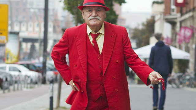Berlin'de Bir Garsonun Çektiği Fotoğraflarla Moda İkonu Olan Ali Amca