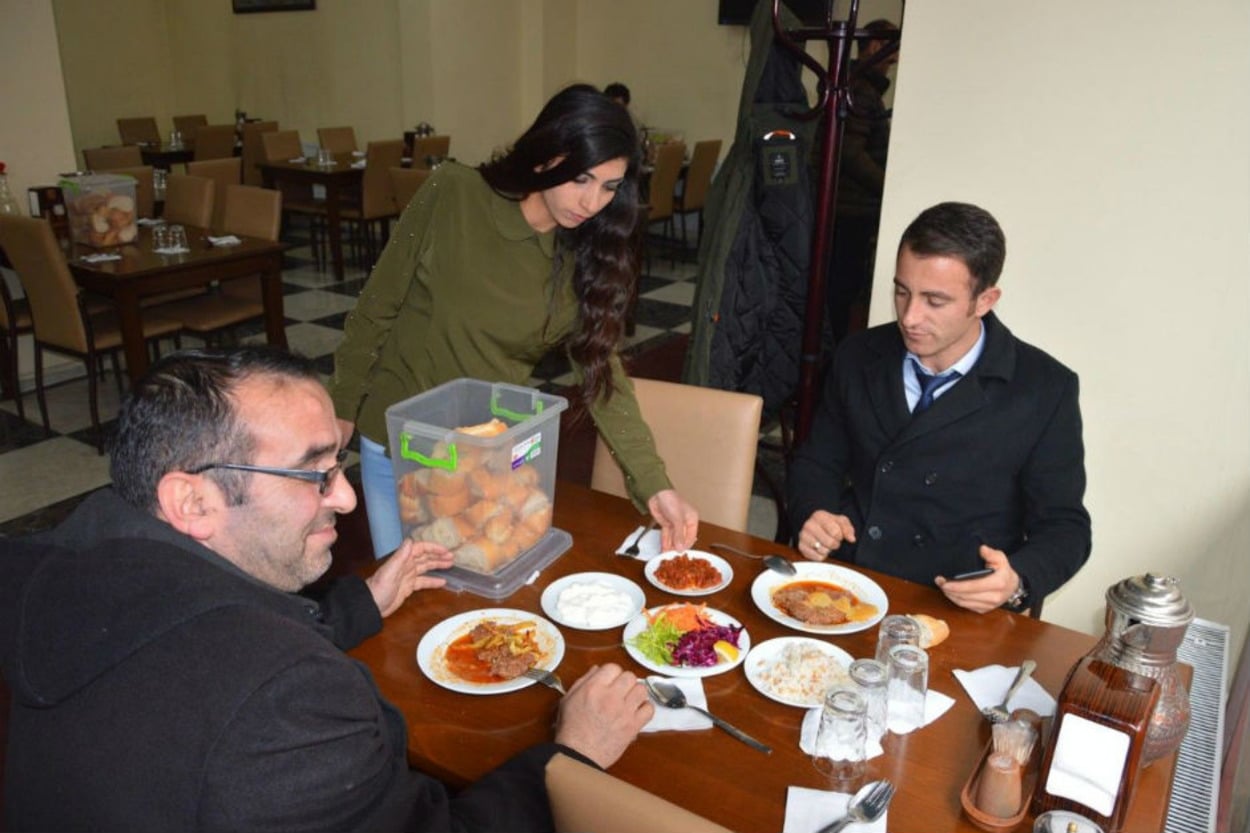 Çobanlık Yapıp Restoranda Çalışarak Hayallerine Koşan Milli Atlet Gülcan Palavan