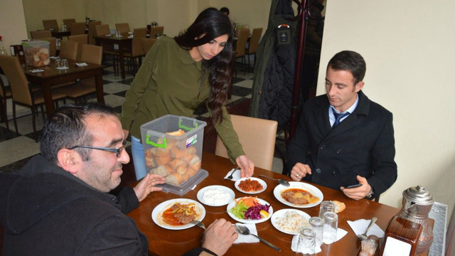 Çobanlık Yapıp Restoranda Çalışarak Hayallerine Koşan Milli Atlet Gülcan Palavan