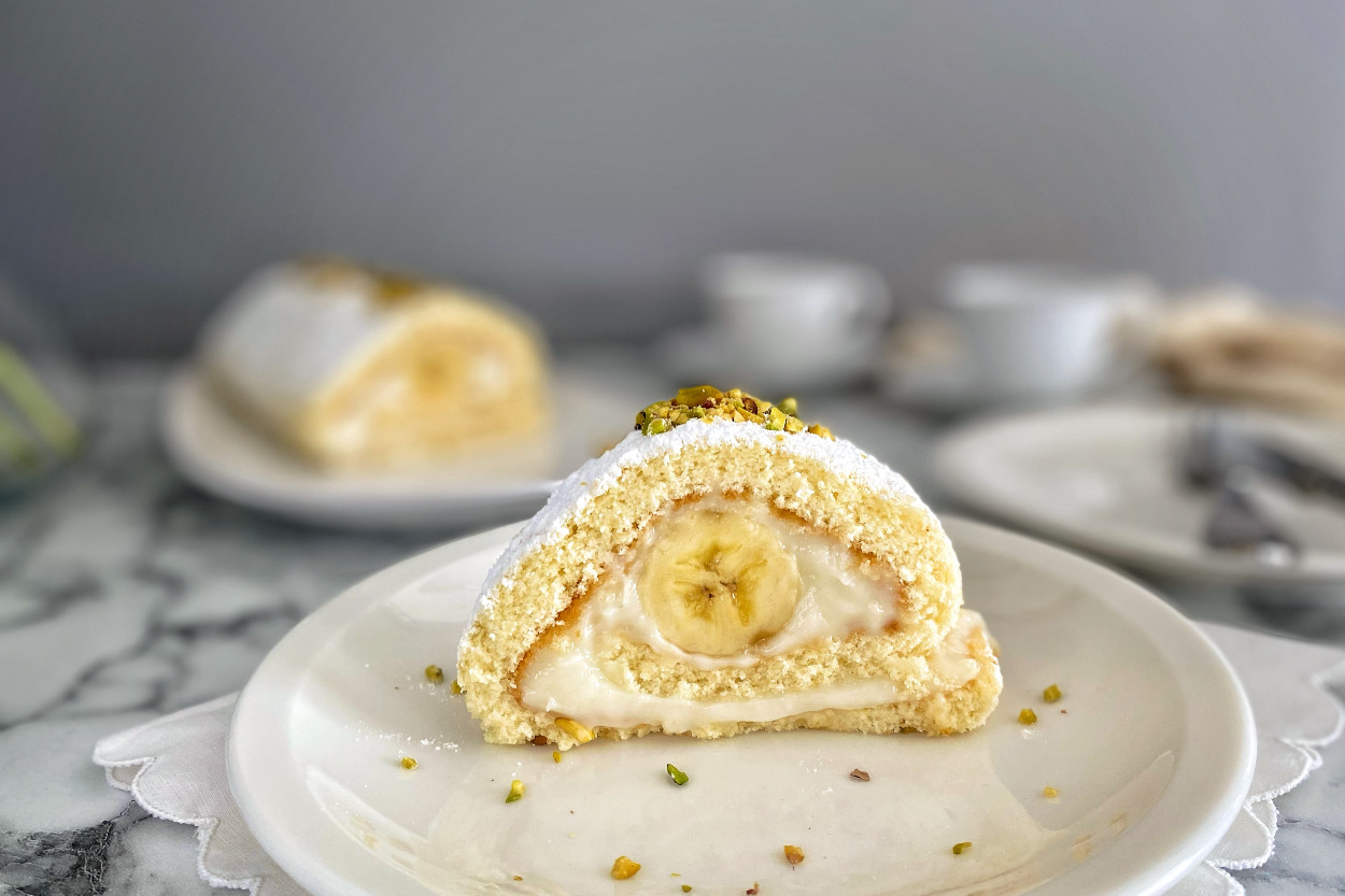 Kırılmadan Sarılıyor: Muzlu Rulo Pasta