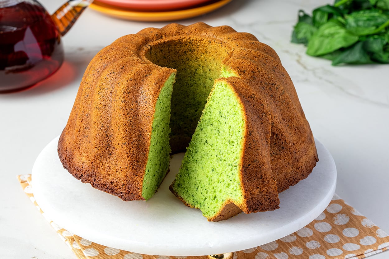 Doğal Rengiyle: Ispanaklı Kek