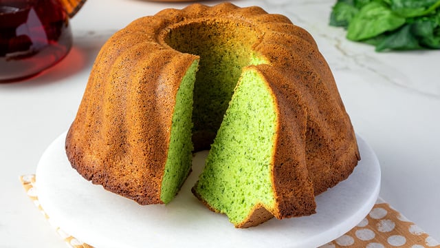 Doğal Rengiyle: Ispanaklı Kek