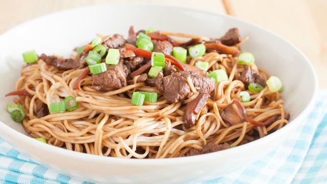 Uzakdoğu Size Gelsin: Etli Noodle