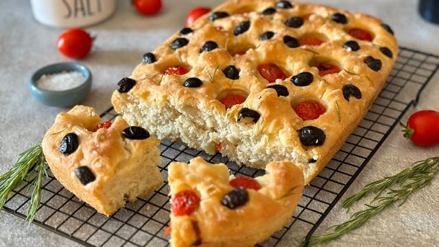 Puf Puf İtalyan: Focaccia Ekmeği 