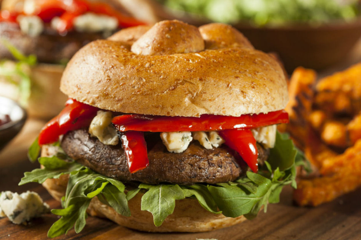 Ete Alternatif: Karamelize Soğanlı, Portobello Izgara Burger