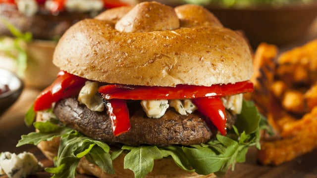 Ete Alternatif: Karamelize Soğanlı, Portobello Izgara Burger