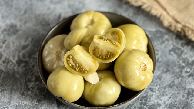 Yeşil Haliyle: Domates Turşusu