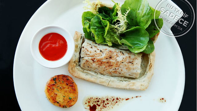 Tuti Restaurant’tan: Tuzda, Kabuğunda Levrek