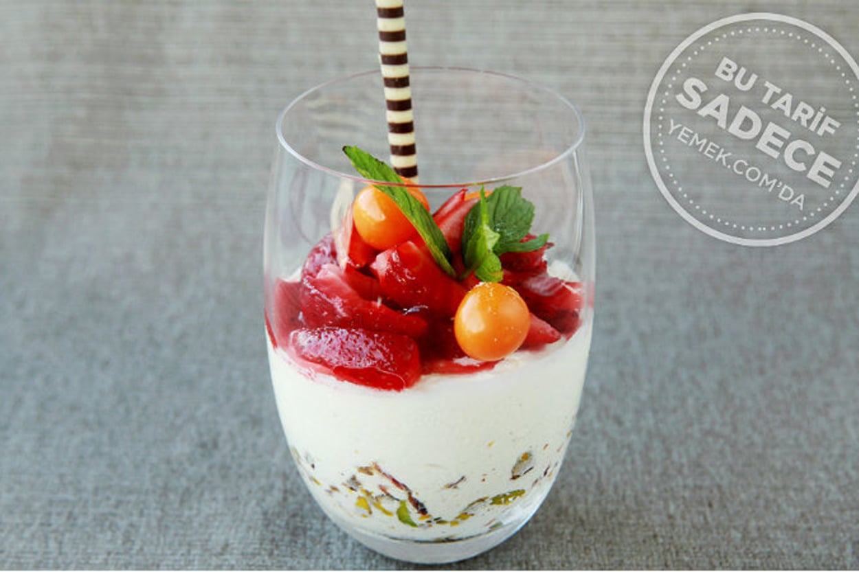 Tuti Restaurant’tan: Nougat Parfesi