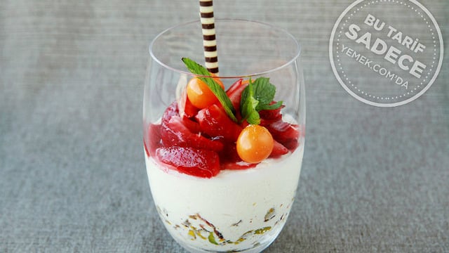 Tuti Restaurant’tan: Nougat Parfesi