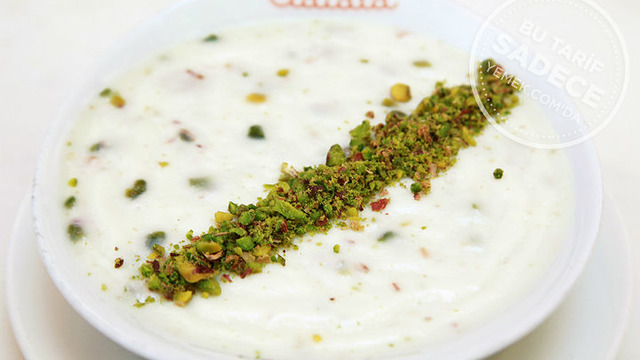 Galata Muhallebicisi’nden: Fıstıklı Muhallebi
